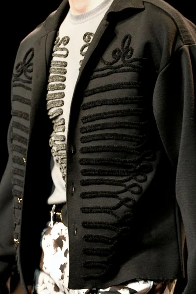 Look 38